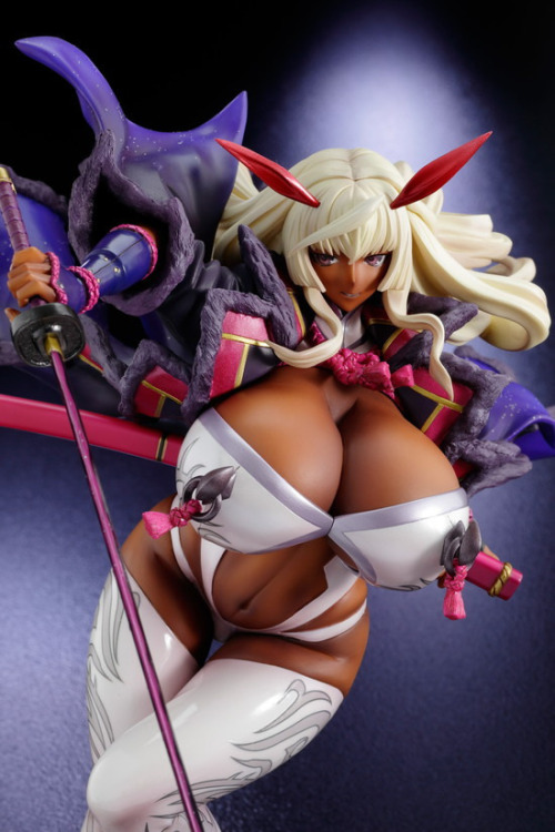 speedyssketchbook:  thirdeyelotus:  Ito Ittosai [Sengoku Bushouki Muramasa] from Vertex  Yo, where can I get this? >: O(a reminder to myself that it’d be pretty awesome to make a figure of my characters…)  < |D’‘‘‘