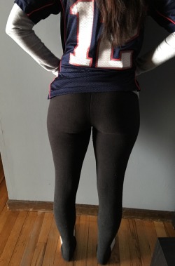 pinkandblackcat311:  I hope everyone’s excited for playoff football! Here’s PinkCat representing Pats nation in the best way!😉😈 Go Pats!🏈