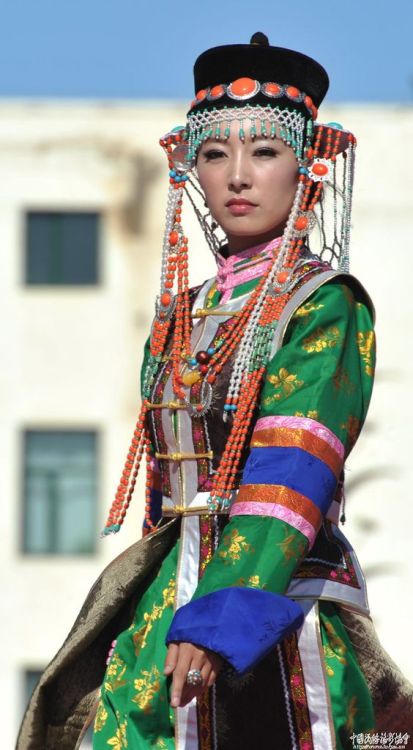 Mongolian women (Click to enlarge)Numbers 7 and 8 are reconstructions of the clothing of a Mongolian