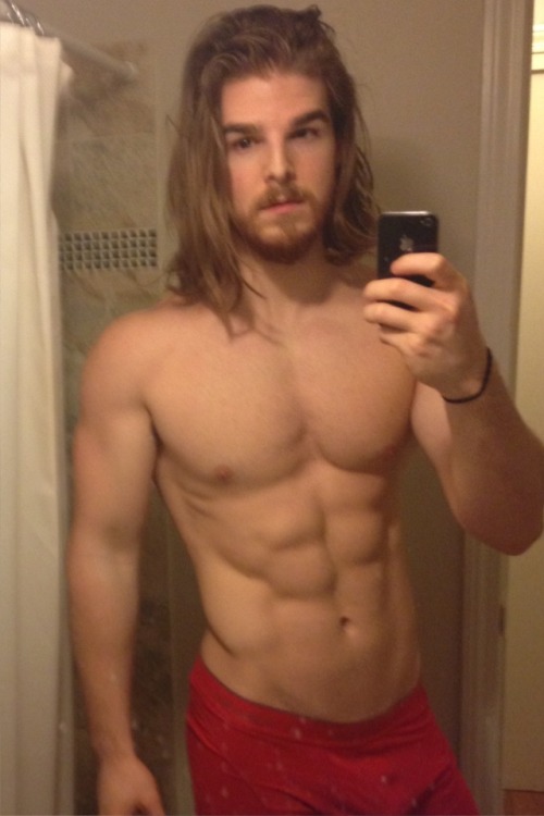 joshjakobsxl:  thormode:  Bulking my way back up to 210  Plz give me tips!