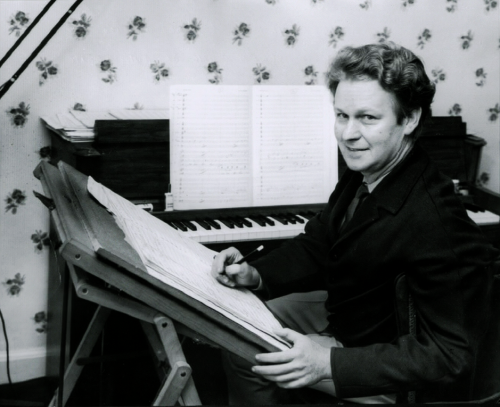 whatthefoucault: atearsarahjane: cookiepianos: Ron Grainer and the BBC Radiophonic Workshop working 