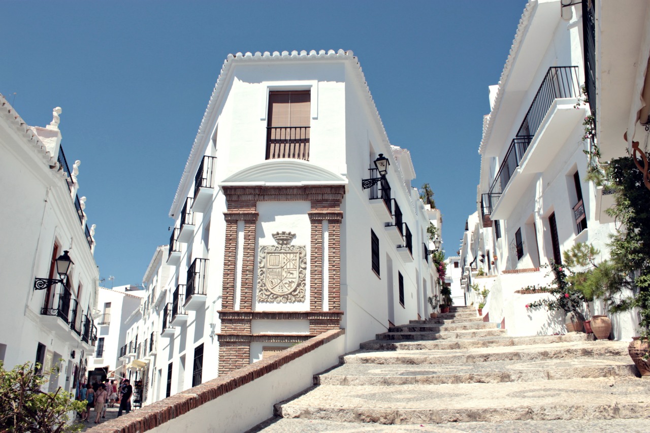 travelingcolors:  Andalusian white towns: Frigiliana, Málaga | Spain (by Nacho Coca)