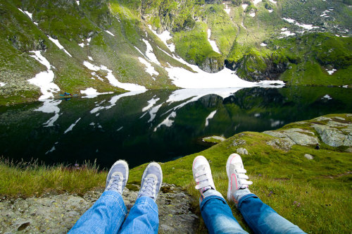 madramblingsofateenageme:  missharlowharlot:  raspy—tuna:  awkwardsituationist:  “while sitting on brighton beach (UK) back in 2005 with my new girlfriend, verity, i thought the view of our feet pointing out to sea would make a nice photo. ever