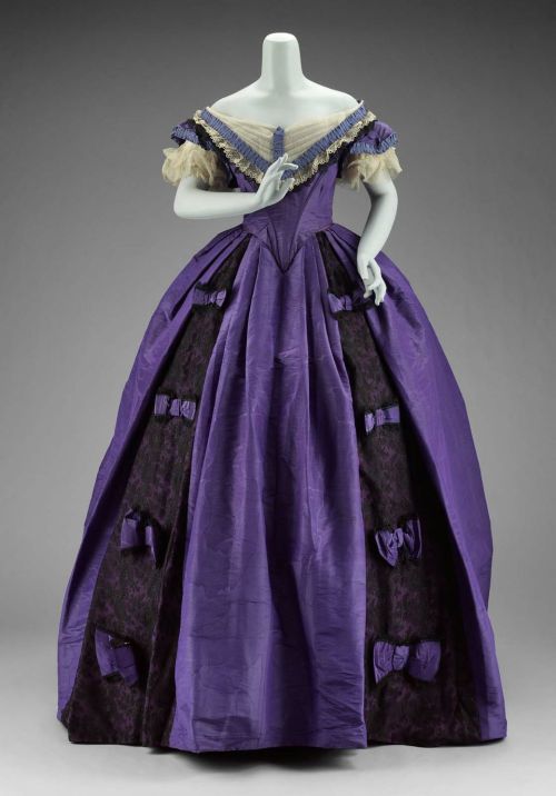 omgthatdress:
“ Evening Dress
1860s
The Museum of Fine Arts, Boston
”