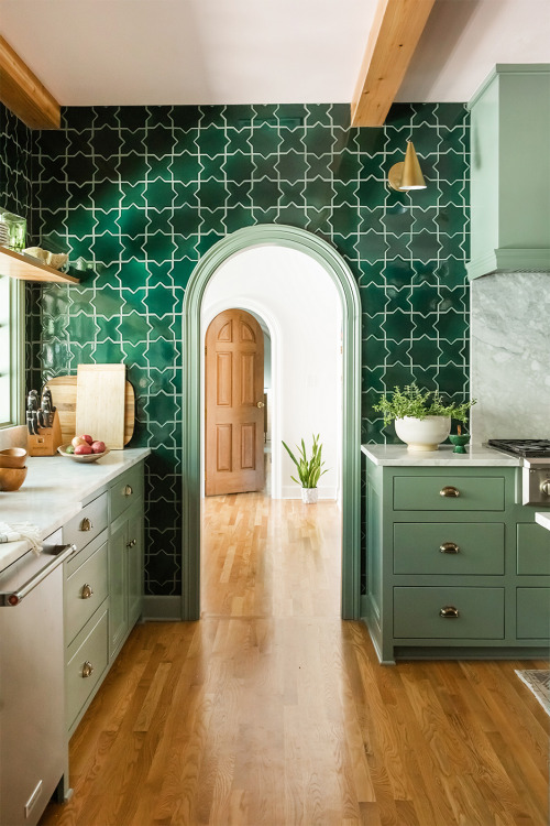 thenordroom:Green kitchen | design by Rebecca Gibbs & photos by The Good ThingsTHENORDROOM.COM -