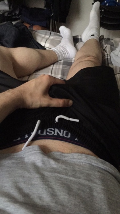guysinshortsandsocks:  You know they are hot!