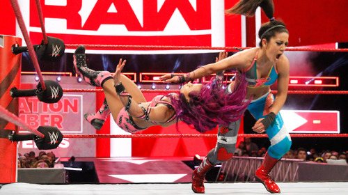 wwedivadeluxex - Bayley vs. Sasha BanksMonday Night Raw - ...