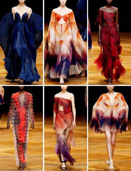 fashion-runways:IRIS VAN HERPEN at Couture Spring 2019