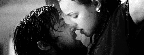 tom-always-hard-hardy:  @juicyjayslushiouslips  And i never will stop kissing them gorgeous lushious'lips xxxx