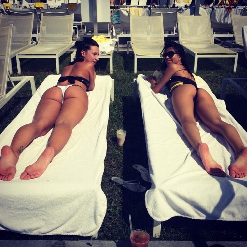 sfwbutveryhot:  Jada Stevens & Vanessa Rodriguez