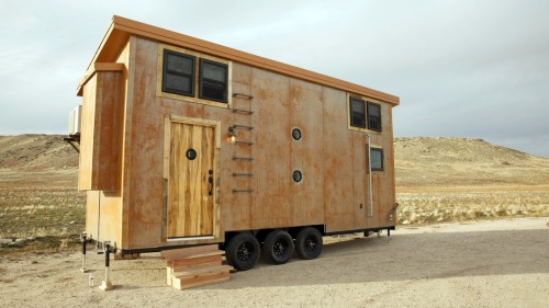 builtsosmall: Steampunk tiny house http://www.fyi.tv/shows/tiny-house-nation/pictures/steampunk-adve