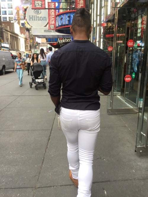 White pants do a booty good