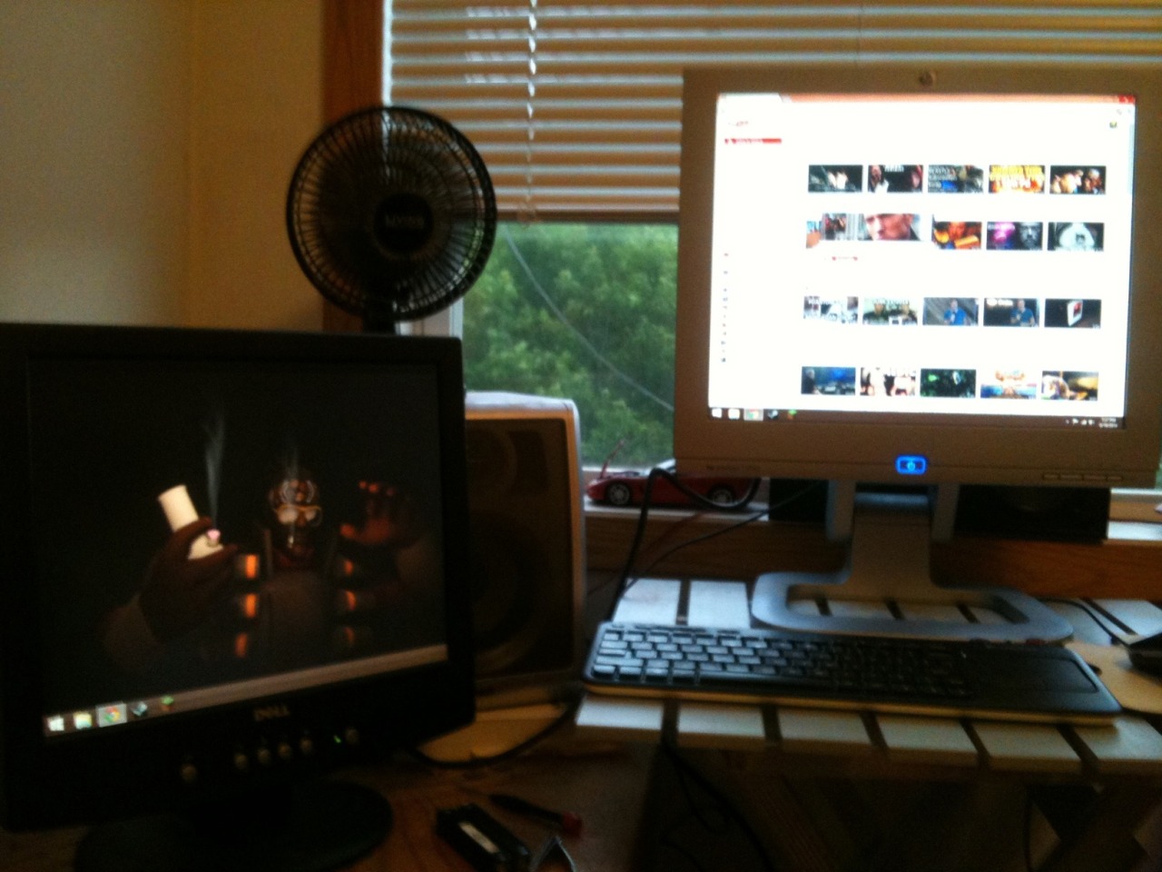 rawrcharlierawr:  r34dash:  dual monitor setups are kinda cool.  twice the clop