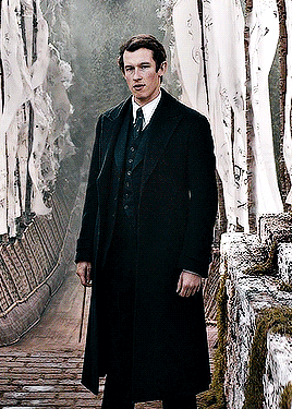 CALLUM TURNER As THESEUS SCAMANDER In FANTASTIC BEASTS: THE SECRETS OF DUMBLEDORE 2022 | Dir. David Yates