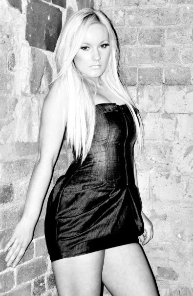 bimbos-paradise:  sexy bimbos http://bimbos-paradise.tumblr.com/ 