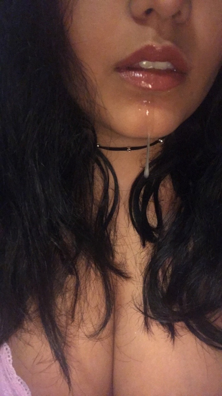 littlepainprincess:  dumb baby gets drippy  This girl 