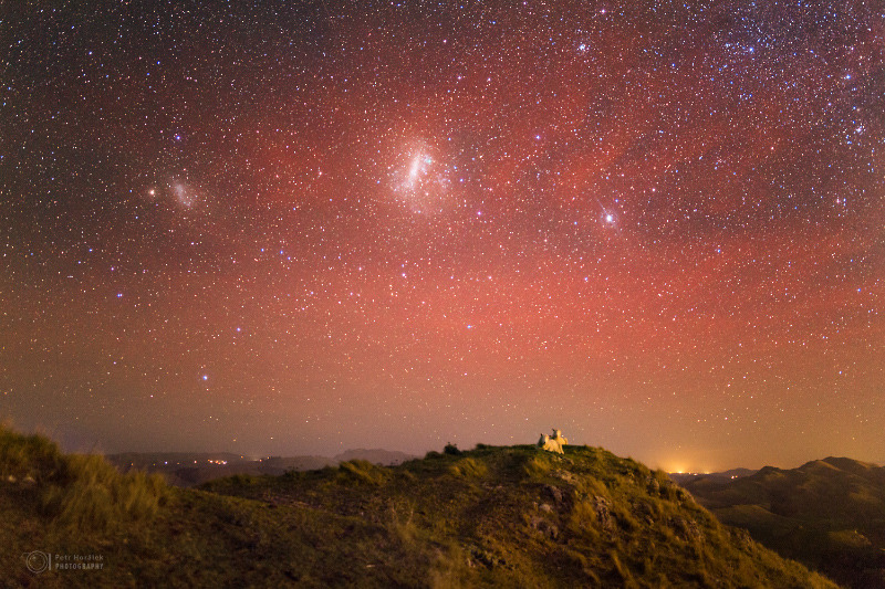  Breathtaking views show the stars, Milky Way, airglow, and light pollution over