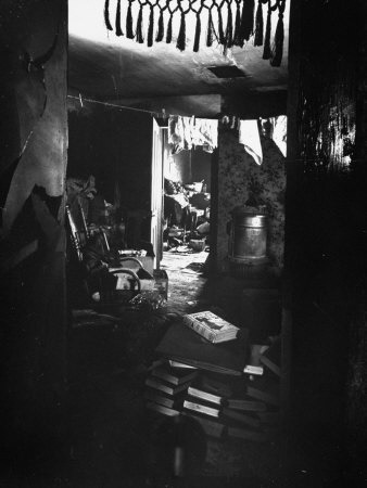 killer-facts:  Photos of Ed Gein’s infamous home in Plainsfield, including the