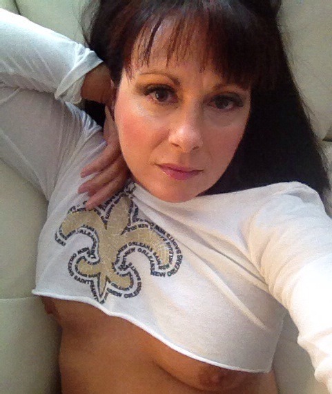 http://myfavmilf.tumblr.com/post/72009632382