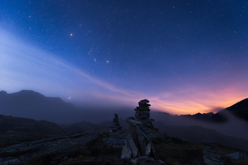 enchanting-landscapes:   Stargazing by   	Andrea Knobel  