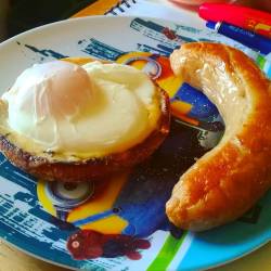 #breakfast #wholemealmuffin #poachedegg #chickensausage