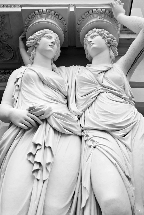 welkinlions:Caryatids in front of the Austrian Parliament (1874–1883), ViennaA caryatid is a sculpte