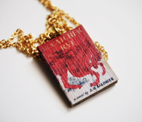 wordsnquotes: Miniature Book Necklaces by Violeta Hernando Showcase Vintage Book Covers Multidi