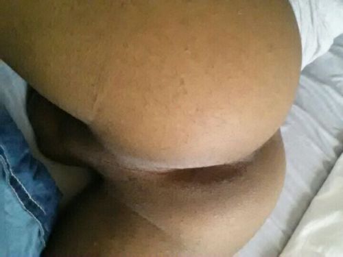 bthafreak:  owenhill16:  too much ass another one 🍑💦👅👅😋  come take of this @owenhill16