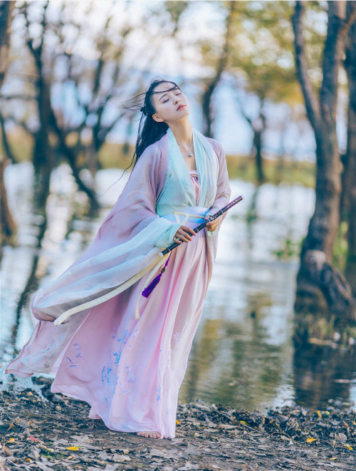 hanfugallery: Traditional Chinese hanfu by 疯子