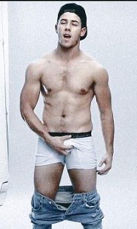 male-and-others-drugs:Nick Jonas