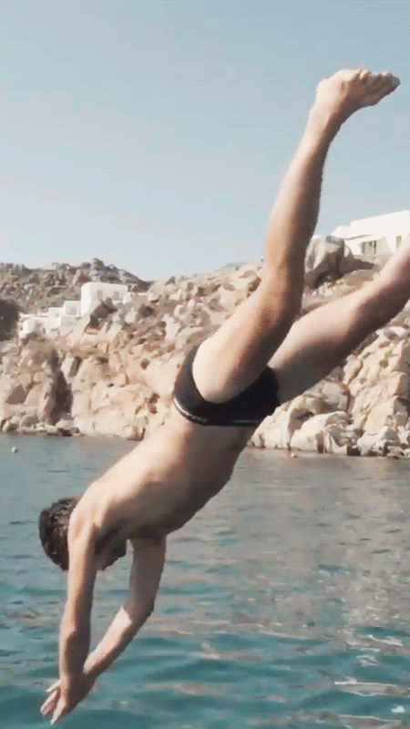 famousskivvies:Cameron Dallas