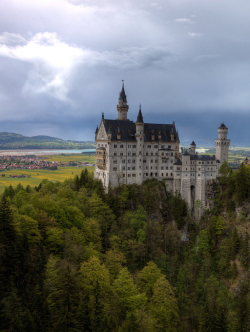 The jewel of Bavaria, Neuschwanstein Castle, Germany (via wikipedia.org)