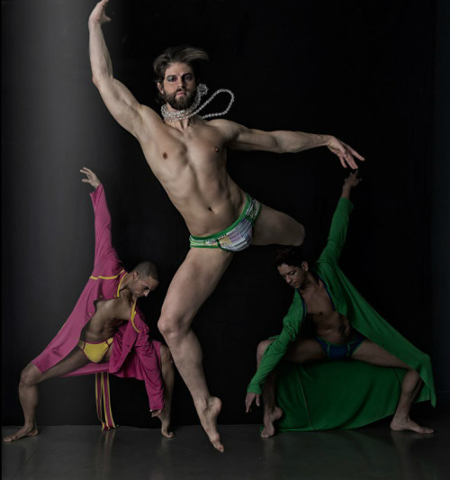 male-ballet:  Monday chaos in dance