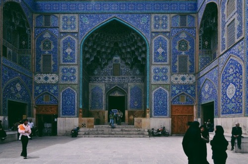 archae-heart:Isfahan in shades of blue // August 2018