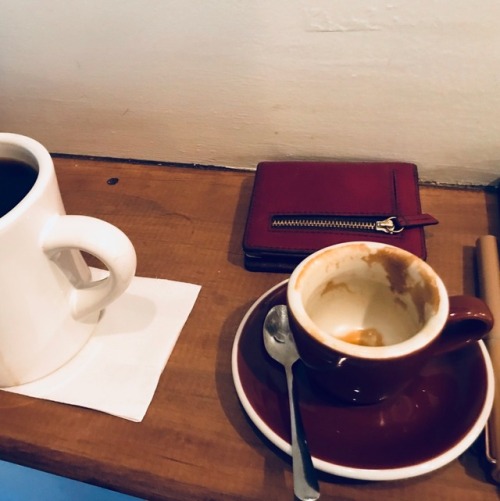 meliglossos:Coffee with my siblings over break!