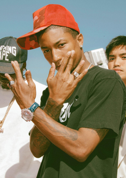 strappedarchives:Pharrell Williams photographed by Steve Granitz while arriving to The 4th Annual BE