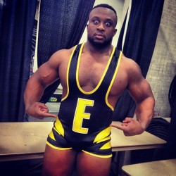 ineedfive-deactivated20160626:  @bigelangston rocking new gear to honor his alma mater, the University of Iowa! #WWE #MainEvent       
