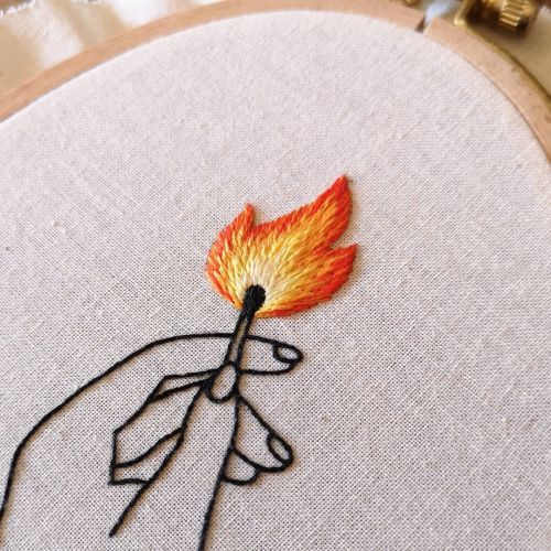 . . . . #embroidelicious #embroideryflowers #damngoodstitch #embroiderylove #embroiderydesign #handc