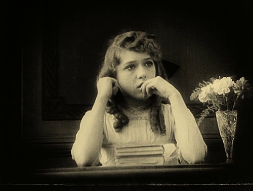 Mary Pickford in The Poor Little Rich Girl (Maurice Tourneur, 1917)