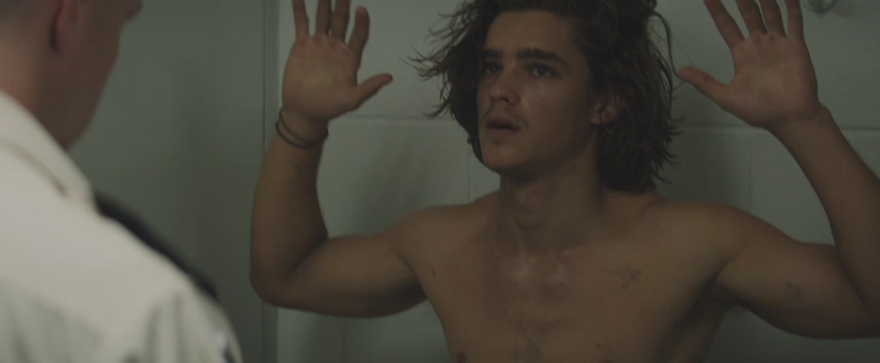 sardonicbomb:  Brenton Thwaites is cute (top pic). He has appeared in Maleficent,