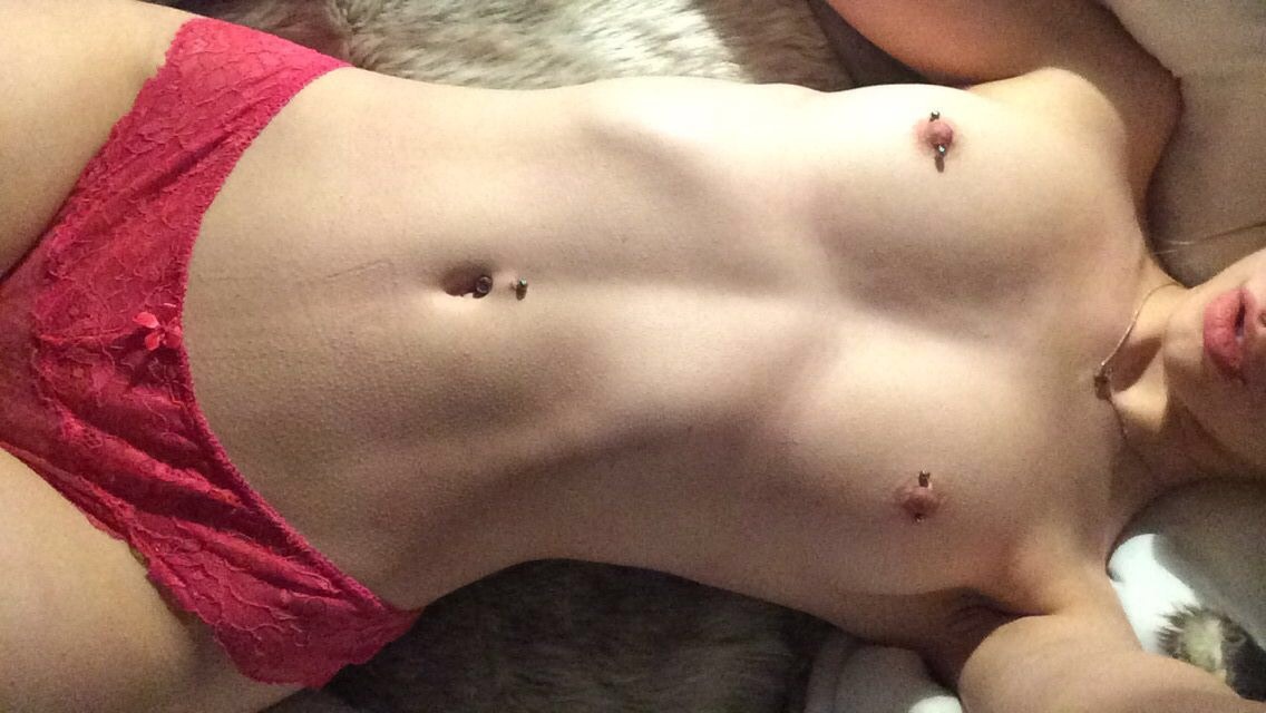 ladycretin:  Learning to love my teeny tiny titties 🍳