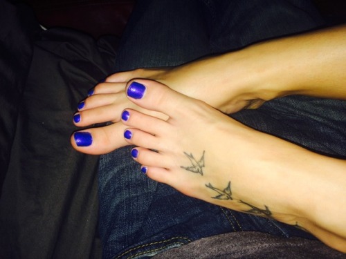 New color for feet worshippers. She has the sexiest feet those toes get me so hard I have pre cum dr