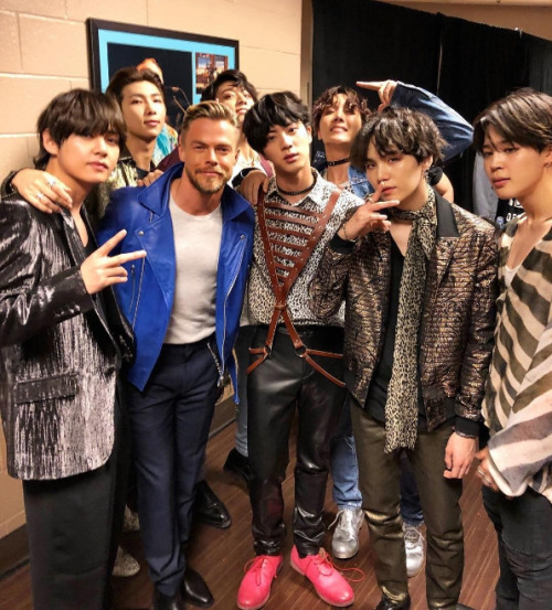 mimibtsghost: BTS WITH CELEBRITIES AT THE BBMAS: TAYLOR SWIFT, THE CHAINSMOKERS, JOHN LEGEND, DJ KHA