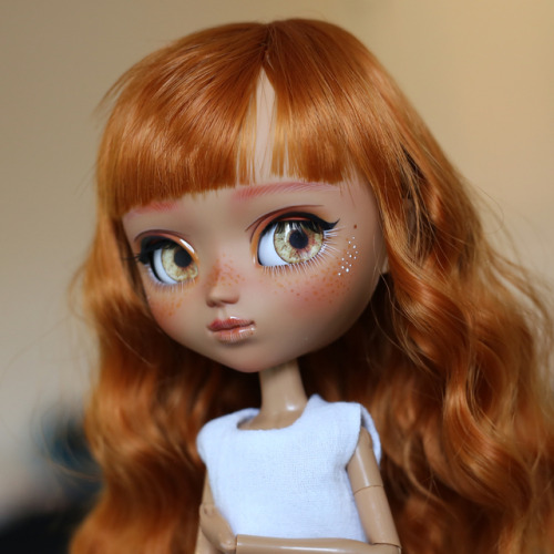 Indian Carrot pudding waiting for her dress to be made swipe for more! #pullip #custompullip #fullcu