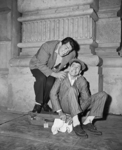 theniftyfifties:  Dean Martin and Jerry Lewis 