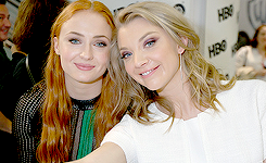 supercanariesold: Natalie Dormer and Sophie Turner at San Diego Comic-con 2015, July 10