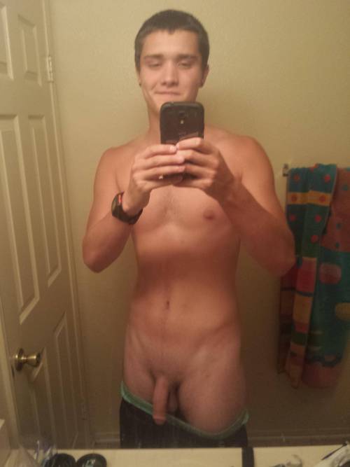 ...AND YET ANOTHER UNNECESSARY GAY NUDITY BLOG