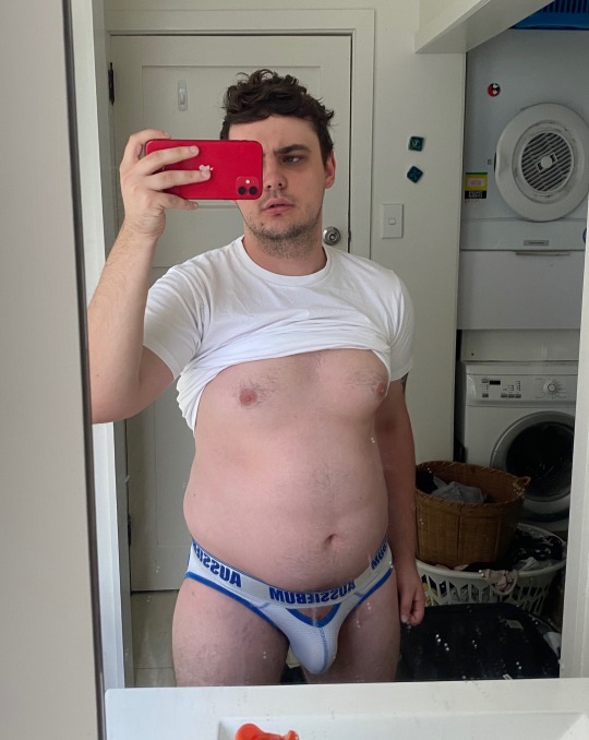 hog-handler:fleetwoodbigmacs:My fattening over the course of 2020. 75 lbs gained