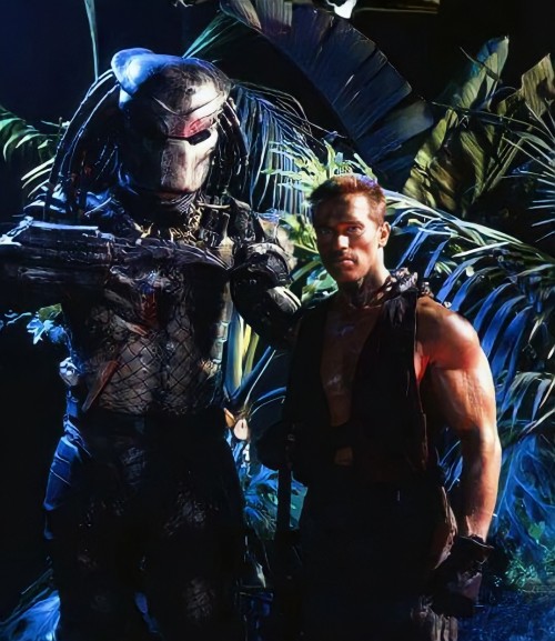 cvasquez:  Predator (1987) Behind the scenes with Kevin Peter Hall and Arnold Schwarzenegger 