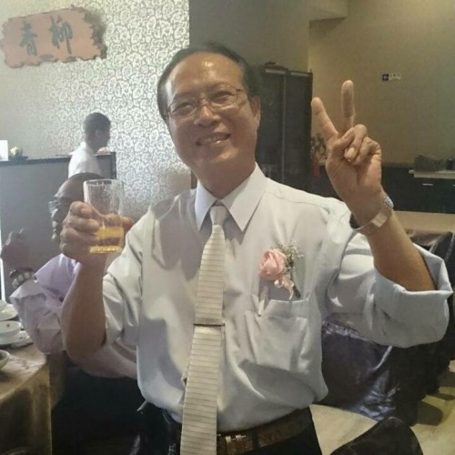 tan-poa: Taiwaness old man! 眼鏡中老把拔。 I love your small cock